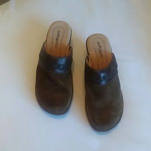 Like new, Softspots Brown Leather Clogs